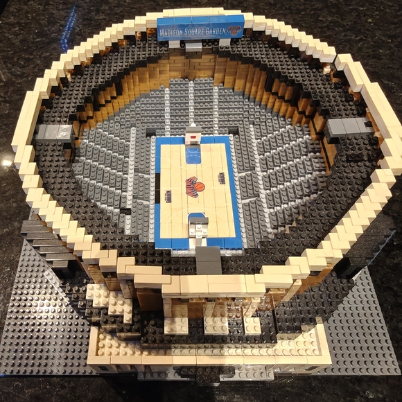 Madison Square Garden Building Set - Picture 5 of 8